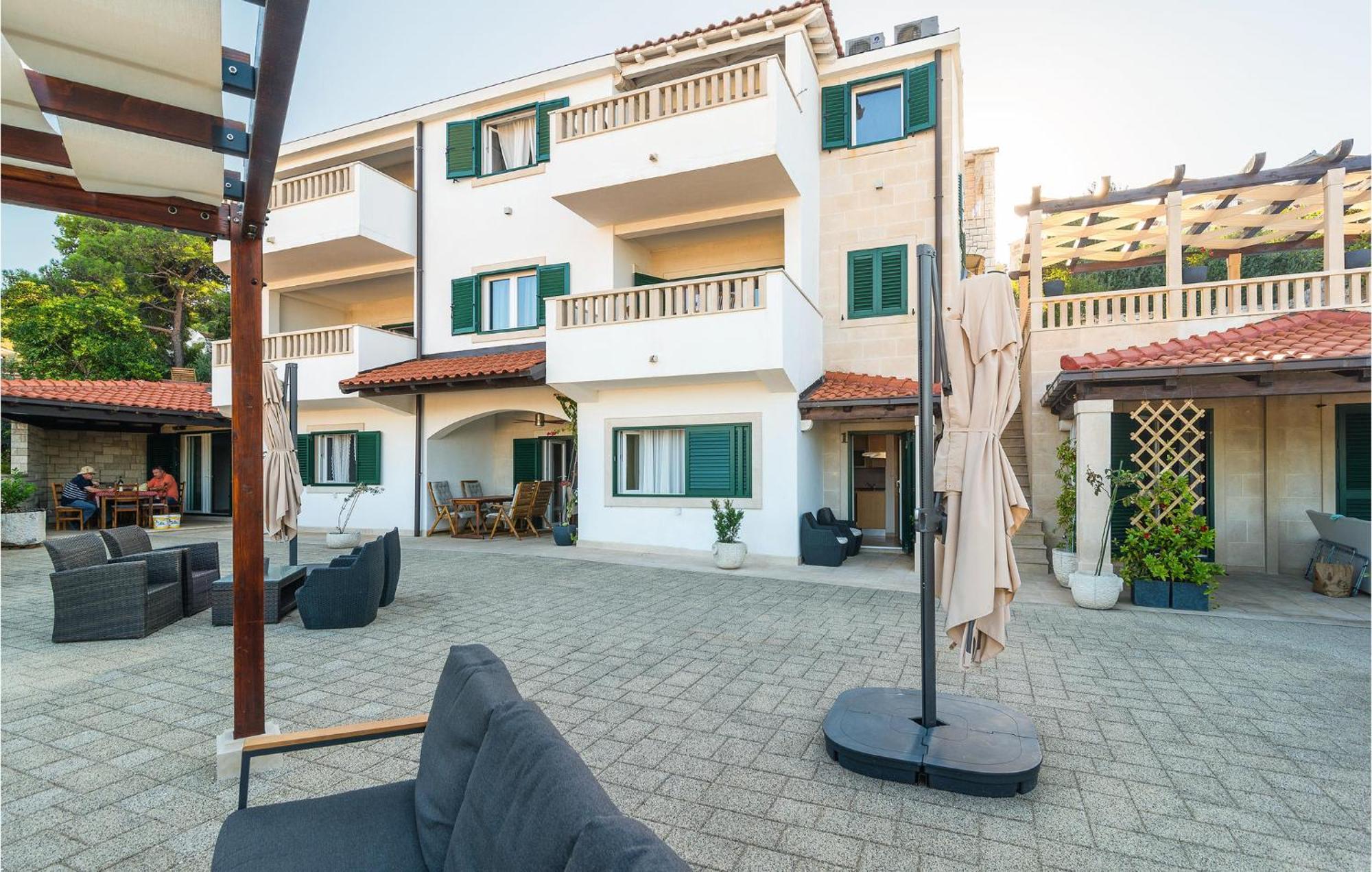 Nice Home In Postira With Outdoor Swimming Pool Dış mekan fotoğraf