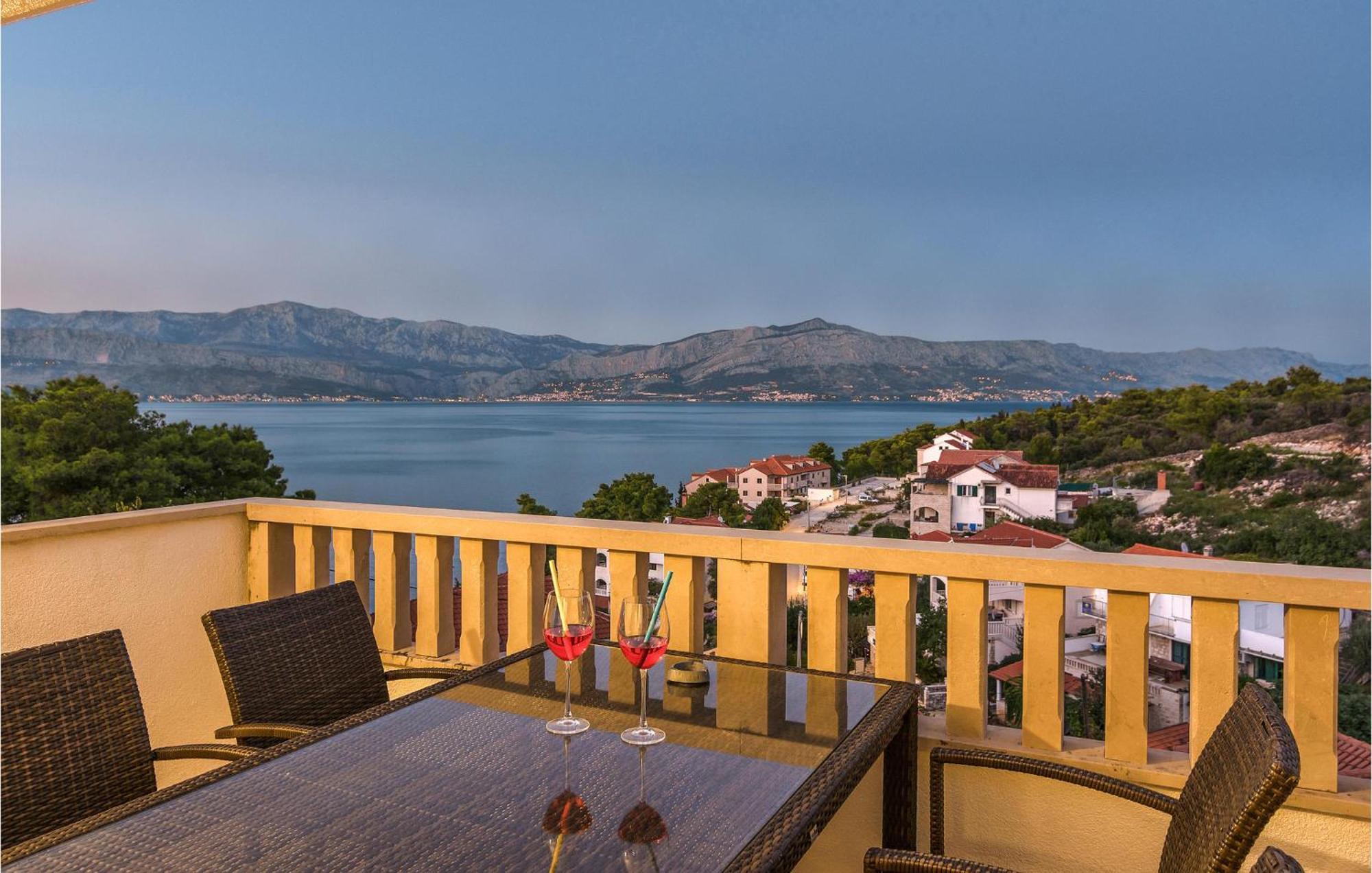 Nice Home In Postira With Outdoor Swimming Pool Dış mekan fotoğraf