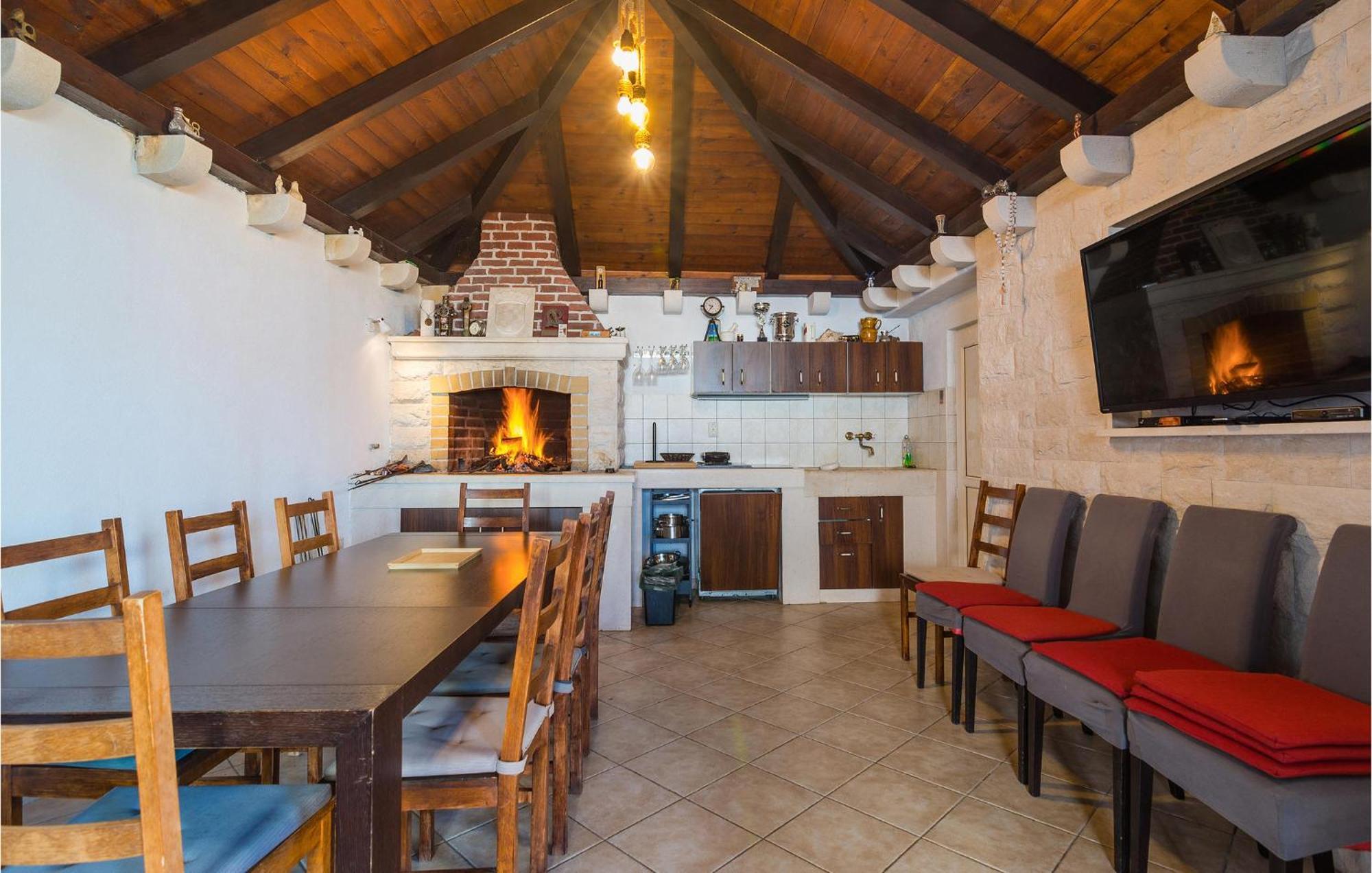 Nice Home In Postira With Outdoor Swimming Pool Dış mekan fotoğraf